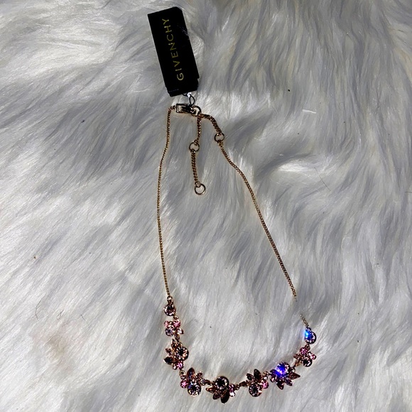 π₯Givenchy statement Necklace π₯ - Picture 4 of 10